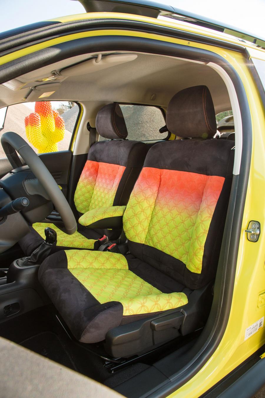Интерьер Citroen C4 Cactus Unexpected by Gufram 2017 года  (фото 2 из 11)